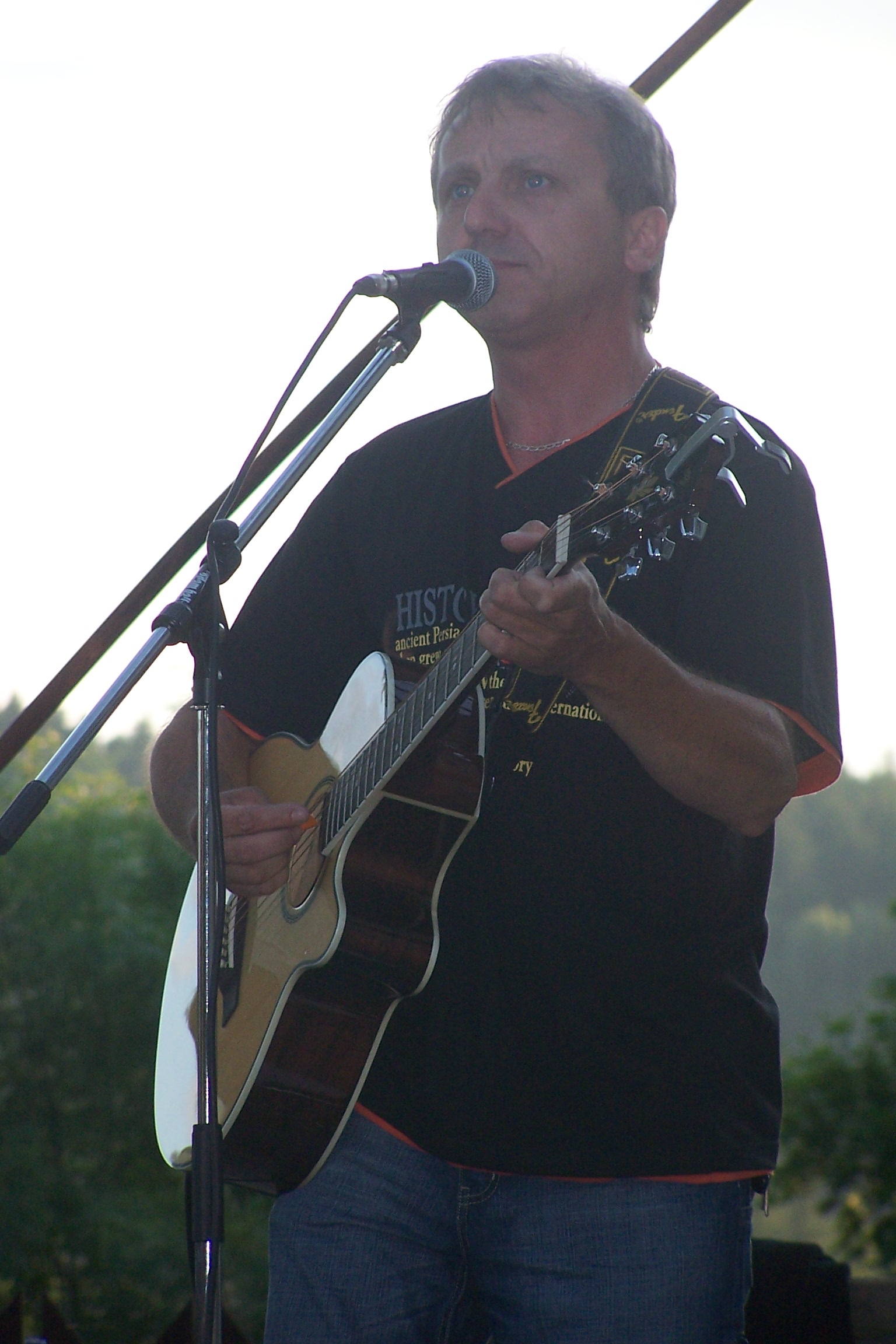 99Michael na folk festivalu.JPG